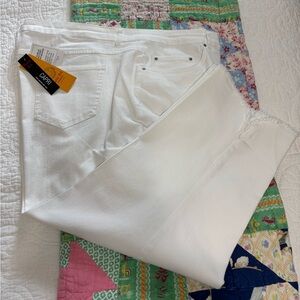 NWT Ruby Rd. Capri Pants White 22W